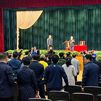 浅谈舞台油条视频APP网站直接看师的技术与艺术作用