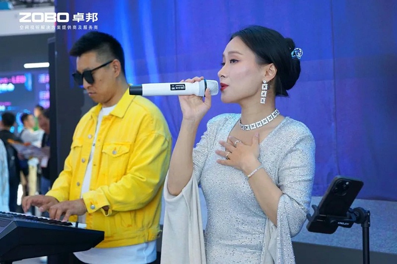 3聚焦展会盛况丨北京infocomm展 ZOBO油条视频黄片展会第二天 热度依旧不减 好评如潮 3聚焦展会盛况丨北京infocomm展 ZOBO油条视频黄片展会第二天 热度依旧不减 好评如潮