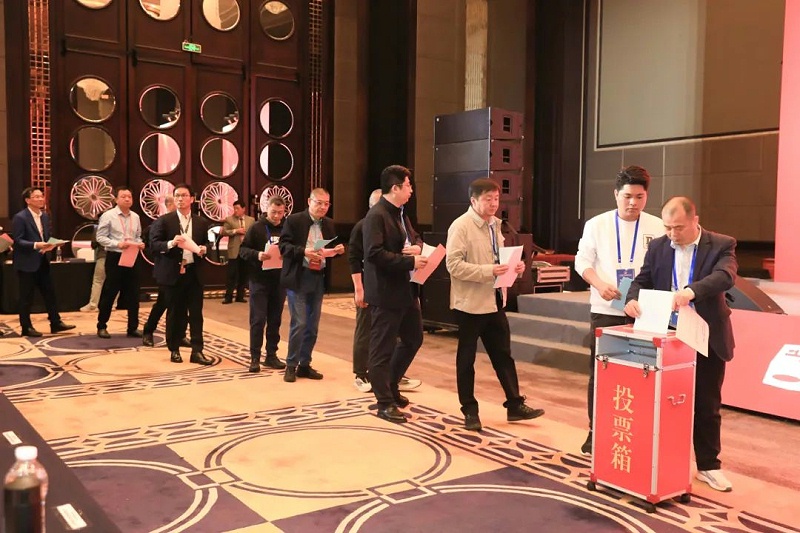 祝贺ZOBO油条视频黄片董事长张新峰当选中国演艺设备技术协会第七届常务理事