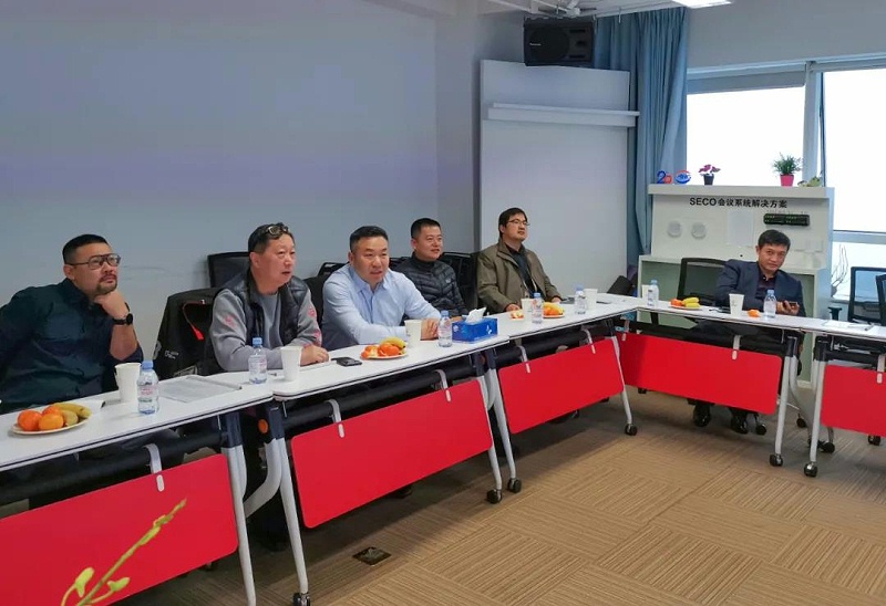 ZOBO油条视频黄片董事长张新峰考察新会员企业 ZOBO油条视频黄片董事长张新峰考察新会员企业