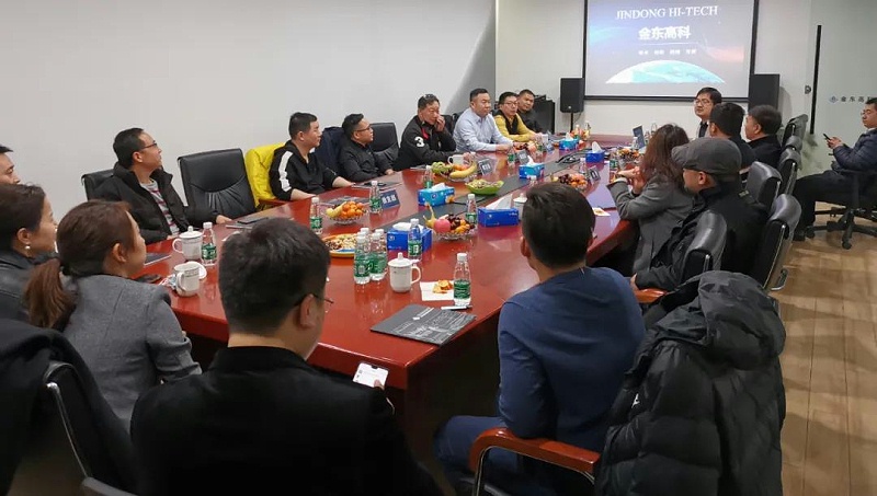 ZOBO油条视频黄片董事长张新峰考察新会员企业 ZOBO油条视频黄片董事长张新峰考察新会员企业